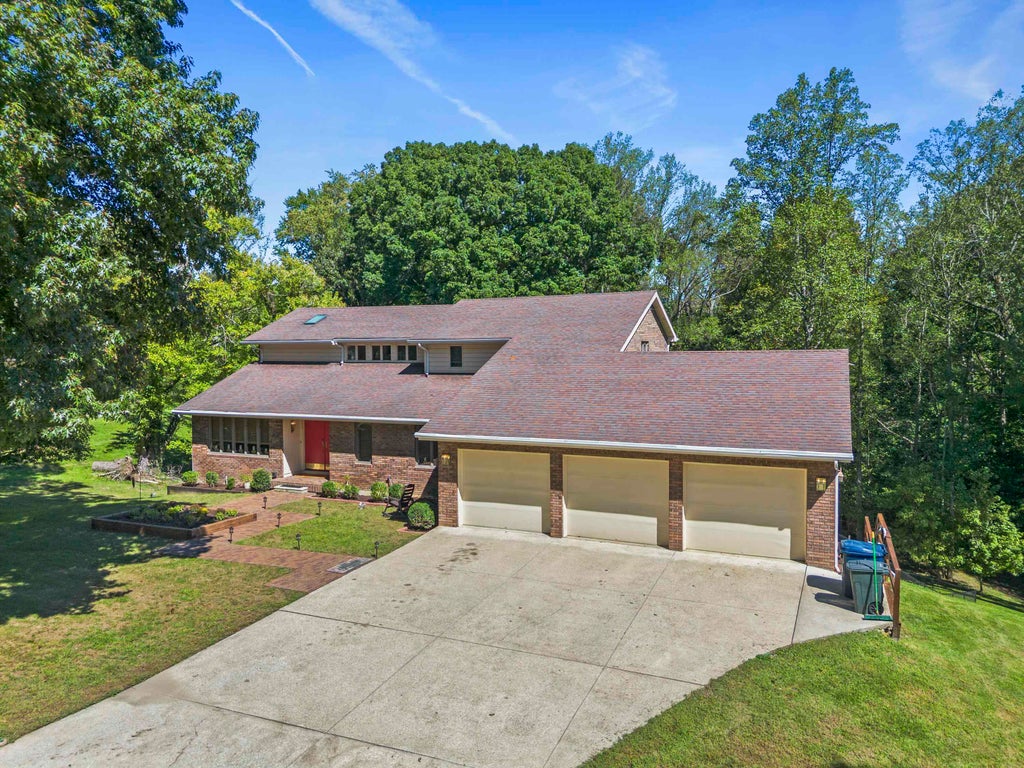 Photo of 2215 Raintree Court Ct, Ashland, KY 41101 (MLS # 61338)