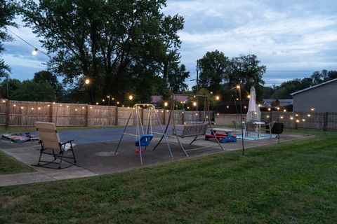 Tiny photo for 1020 Olive Street St, Flatwoods, KY 41139 (MLS # 59591)