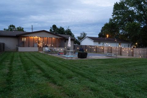 Tiny photo for 1020 Olive Street St, Flatwoods, KY 41139 (MLS # 59591)