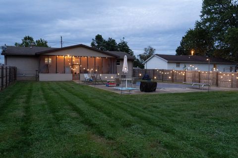 Tiny photo for 1020 Olive Street St, Flatwoods, KY 41139 (MLS # 59591)