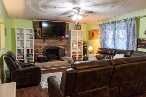 Tiny photo for 1020 Olive Street St, Flatwoods, KY 41139 (MLS # 59591)