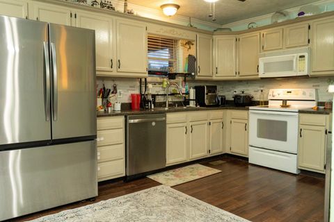 Tiny photo for 1020 Olive Street St, Flatwoods, KY 41139 (MLS # 59591)