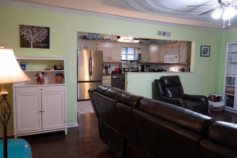 Tiny photo for 1020 Olive Street St, Flatwoods, KY 41139 (MLS # 59591)