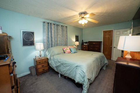Tiny photo for 1020 Olive Street St, Flatwoods, KY 41139 (MLS # 59591)