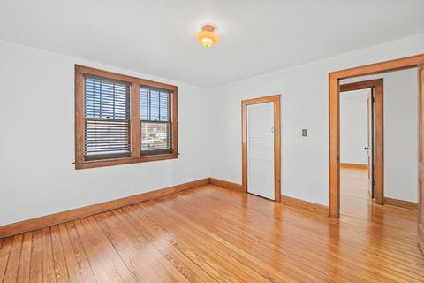 Tiny photo for 2224 Moore St, Ashland, KY 41101 (MLS # 60034)