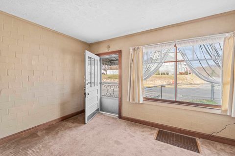 Tiny photo for 2224 Moore St, Ashland, KY 41101 (MLS # 60034)