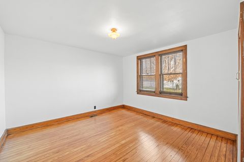 Tiny photo for 2224 Moore St, Ashland, KY 41101 (MLS # 60034)