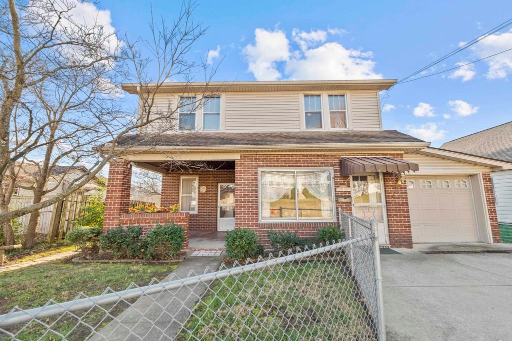 Photo of 2224 Moore St, Ashland, KY 41101 (MLS # 60034)