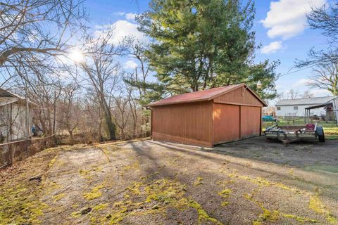 Tiny photo for 2224 Moore St, Ashland, KY 41101 (MLS # 60034)