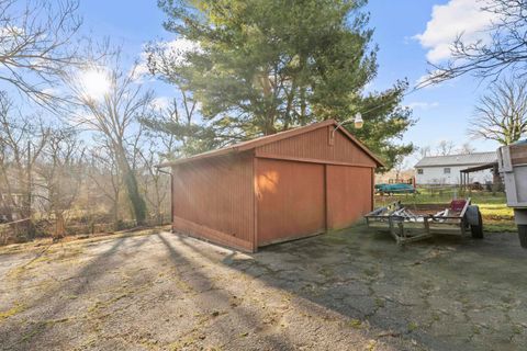 Tiny photo for 2224 Moore St, Ashland, KY 41101 (MLS # 60034)