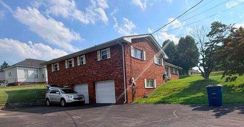 Tiny photo for 2222 Stephens Avenue, Ashland, KY 41101 (MLS # 60990)