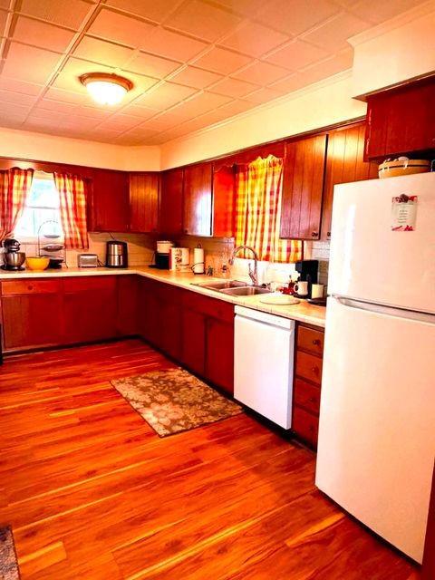 Tiny photo for 2222 Stephens Avenue, Ashland, KY 41101 (MLS # 60990)