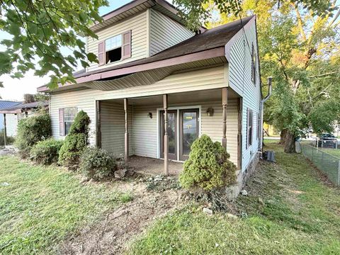 Tiny photo for 1303 Mullins Street, Flatwoods, KY 41139 (MLS # 59580)