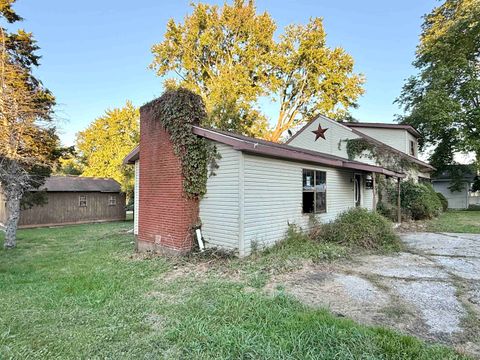 Tiny photo for 1303 Mullins Street, Flatwoods, KY 41139 (MLS # 59580)