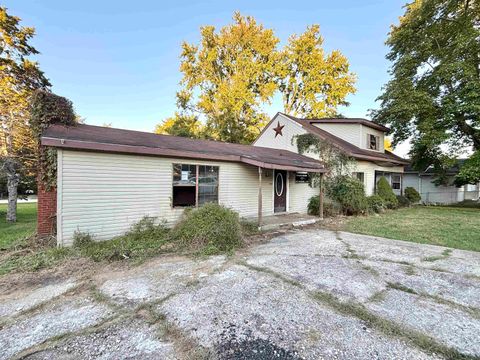 Tiny photo for 1303 Mullins Street, Flatwoods, KY 41139 (MLS # 59580)