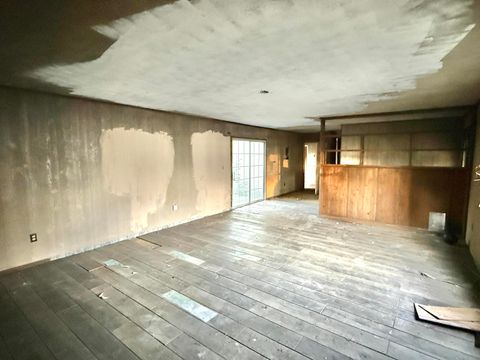 Tiny photo for 1303 Mullins Street, Flatwoods, KY 41139 (MLS # 59580)