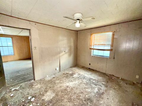 Tiny photo for 1303 Mullins Street, Flatwoods, KY 41139 (MLS # 59580)