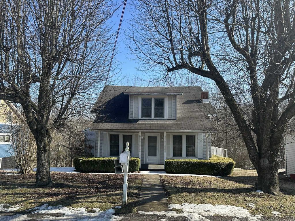 Photo of 1201 Woodland Avenue, Flatwoods, KY 41139 (MLS # 60142)