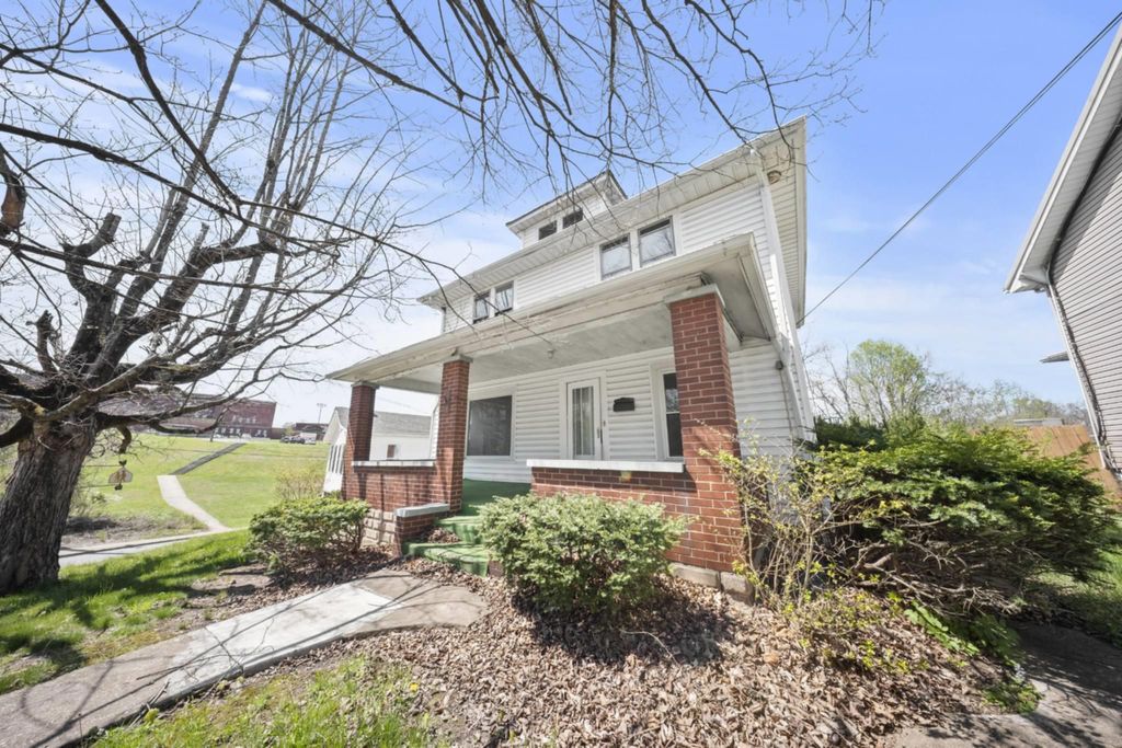Photo of 2735 Blackburn Avenue, Ashland, KY 41101 (MLS # 60396)