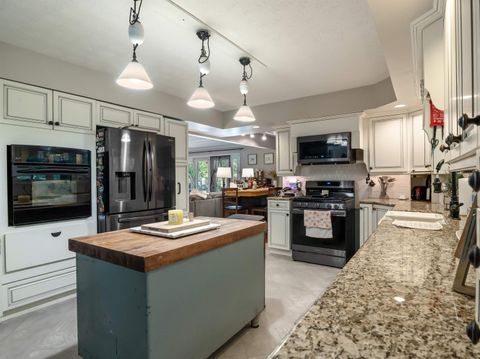 Tiny photo for 116 Sunset Court, Ashland, KY 41101 (MLS # 59179)