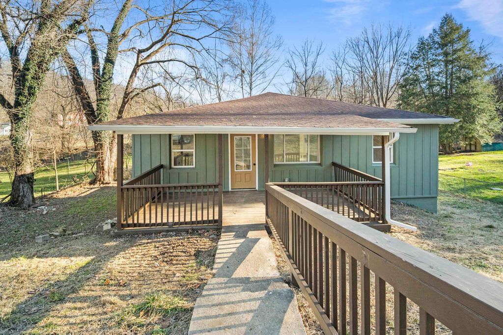 Photo of 712 N 1st Street, Flatwoods, KY 41139 (MLS # 60053)