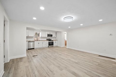 Tiny photo for 712 N 1st Street, Flatwoods, KY 41139 (MLS # 60053)