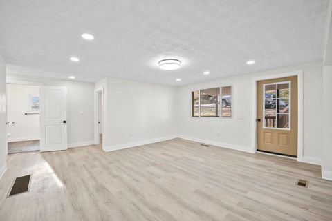 Tiny photo for 712 N 1st Street, Flatwoods, KY 41139 (MLS # 60053)