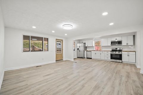 Tiny photo for 712 N 1st Street, Flatwoods, KY 41139 (MLS # 60053)