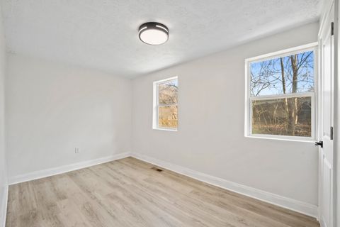 Tiny photo for 712 N 1st Street, Flatwoods, KY 41139 (MLS # 60053)