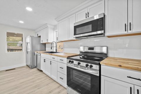 Tiny photo for 712 N 1st Street, Flatwoods, KY 41139 (MLS # 60053)