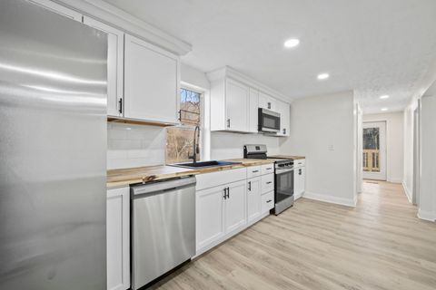 Tiny photo for 712 N 1st Street, Flatwoods, KY 41139 (MLS # 60053)