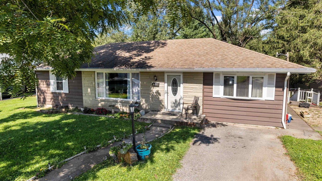 Photo of 2901 Carr Street ST, Ashland, KY 41101 (MLS # 61151)