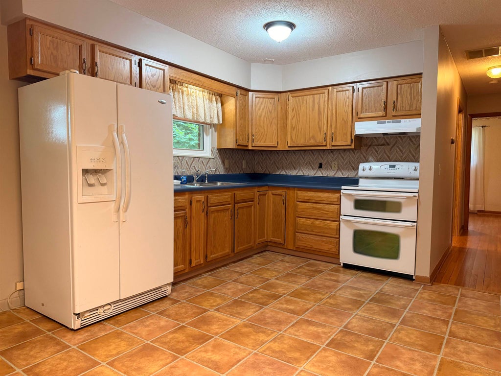 Photo of 5609 Woodbine Road, Ashland, KY 41102 (MLS # 60977)