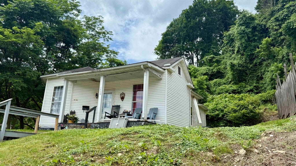 Photo of 1450 Center Street, Catlettsburg, KY 41129 (MLS # 60769)