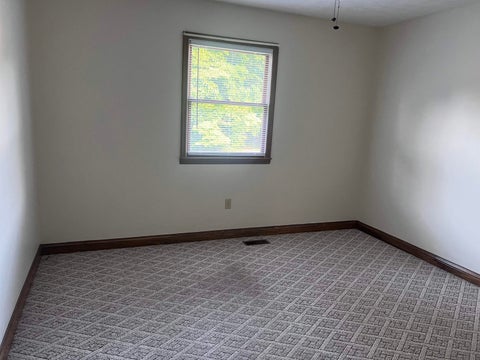 Tiny photo for 114 Embassy DR, Grayson, KY 41143 (MLS # 61006)