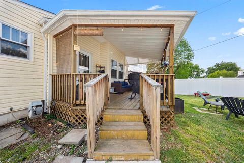 Tiny photo for 4513 Blackburn Avenue, Ashland, KY 41101 (MLS # 60491)