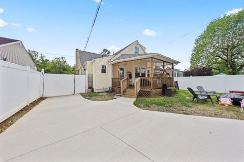 Tiny photo for 4513 Blackburn Avenue, Ashland, KY 41101 (MLS # 60491)