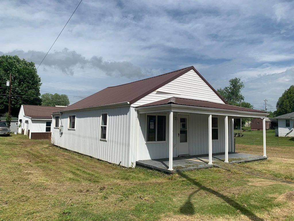 Photo of 901 Eastern Avenue, Worthington, KY 41183 (MLS # 58903)