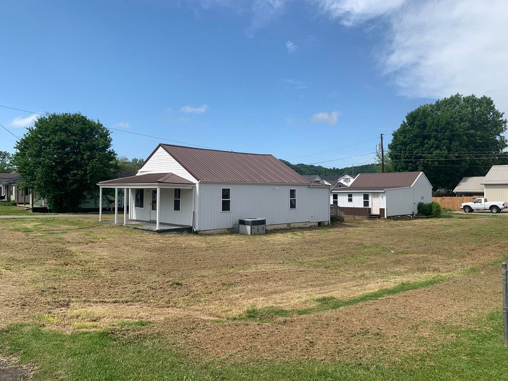 Photo of 901 Eastern Avenue, Worthington, KY 41183 (MLS # 58903)