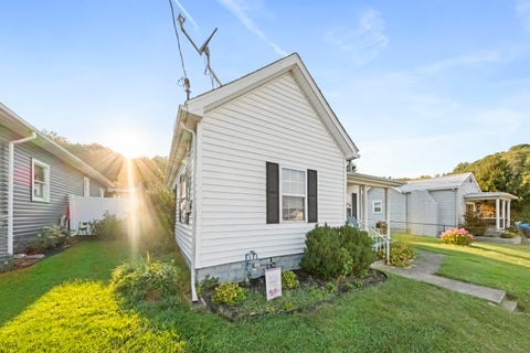 Tiny photo for 3414 Spring Street ST, Catlettsburg, KY 41129 (MLS # 61230)