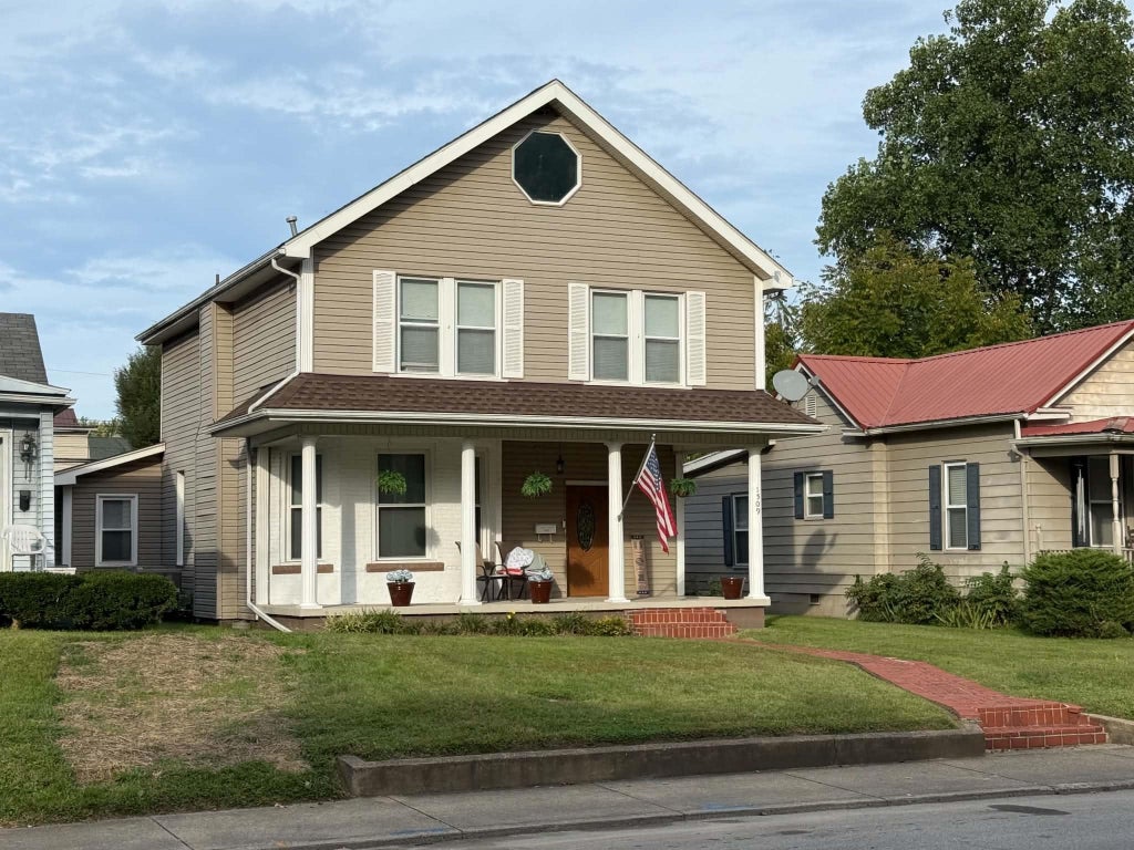 Photo of 1509 Lexington Avenue, Ashland, KY 41101 (MLS # 61348)