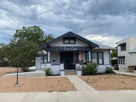 Photo of 505 W Main St, Fredericksburg, TX 78624 (MLS # 85811)