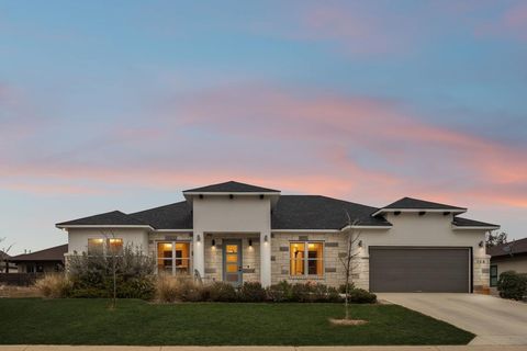 Photo of 108 E Parlin Lane, Fredericksburg, TX 78624 (MLS # 99433)