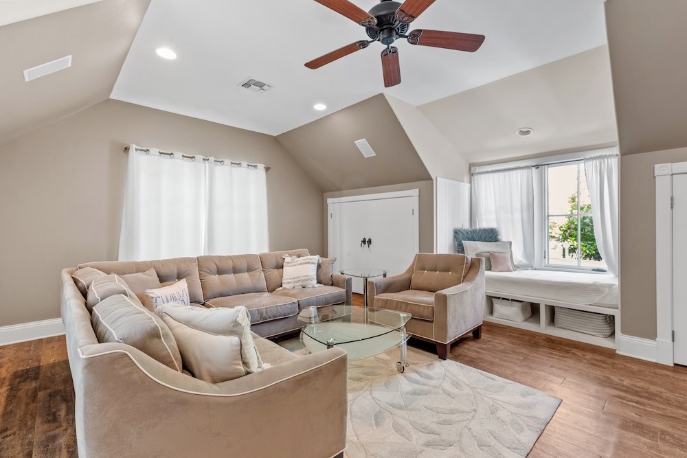 Fredericksburg, Texas, 78624, United States, 4 Bedrooms Bedrooms, ,4 BathroomsBathrooms,Residential,Active,2045743