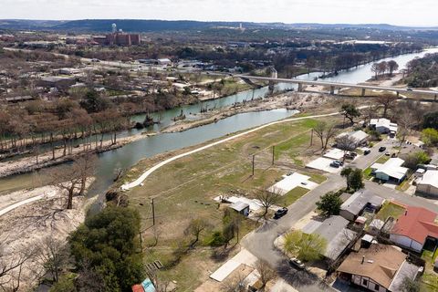 Photo of 2106 Waterfront Dr, Kerrville, TX 78028 (MLS # 101865)