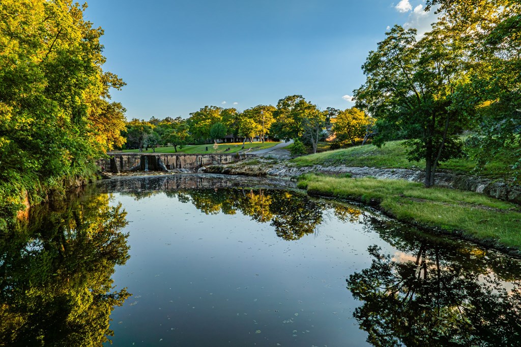 Fredericksburg, Texas, 78624, United States, 2 Bedrooms Bedrooms, ,3 BathroomsBathrooms,Residential,Active,2034005