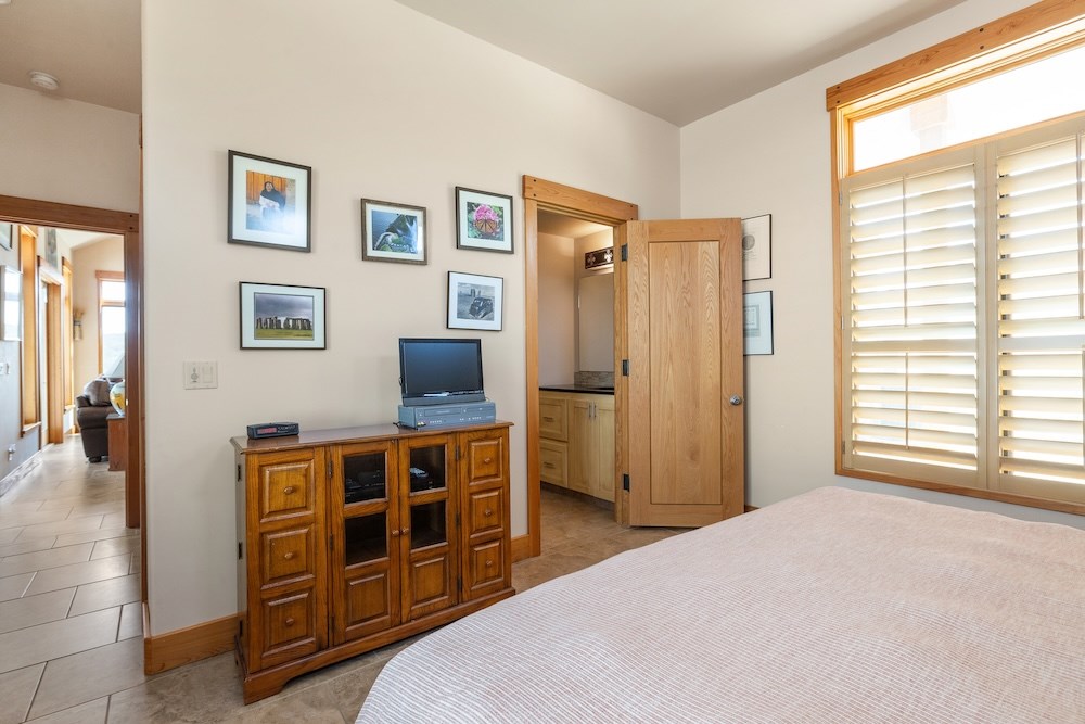 Fredericksburg, Texas, 78624, United States, 2 Bedrooms Bedrooms, ,3 BathroomsBathrooms,Residential,Active,2034005