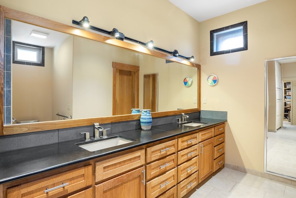 Fredericksburg, Texas, 78624, United States, 2 Bedrooms Bedrooms, ,3 BathroomsBathrooms,Residential,Active,2034005