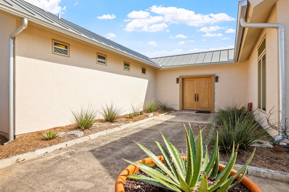 Fredericksburg, Texas, 78624, United States, 2 Bedrooms Bedrooms, ,3 BathroomsBathrooms,Residential,Active,2034005