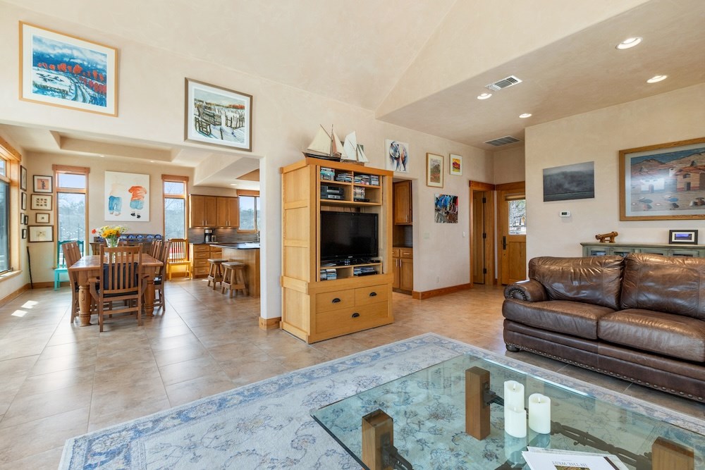Fredericksburg, Texas, 78624, United States, 2 Bedrooms Bedrooms, ,3 BathroomsBathrooms,Residential,Active,2034005